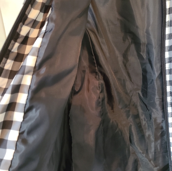 Red Camel Woman's Checkered Puffer Vest, Size: Small Color: Black & White - Picture 4 of 11